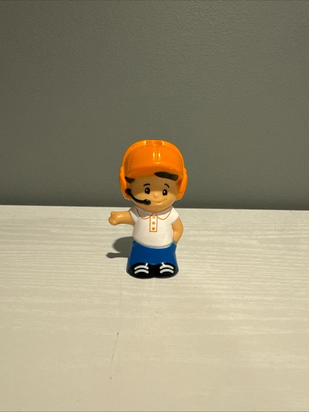 Fisher price little people helicopter pilot with Orange-Helmet